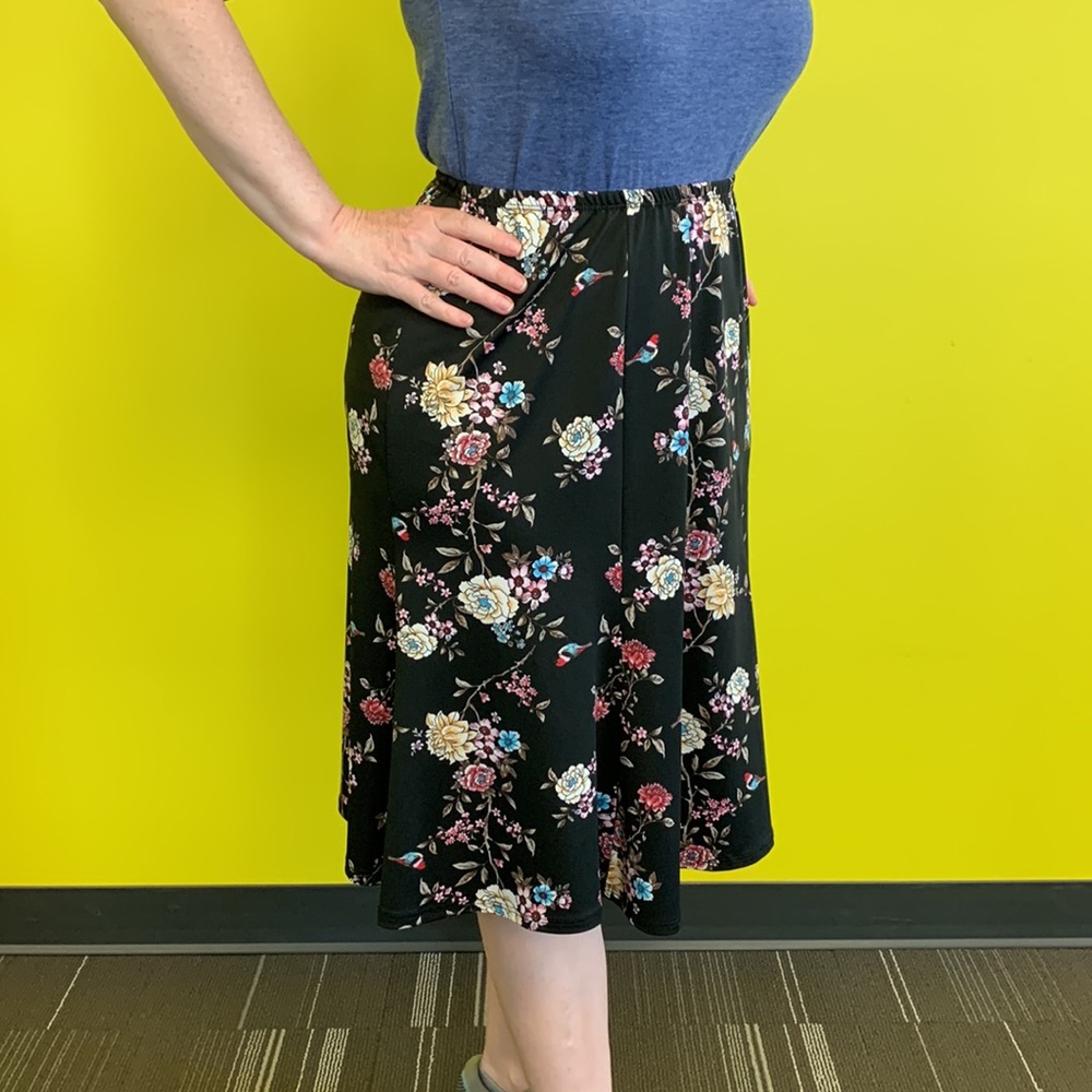 3/25$ Floral stretch skirt